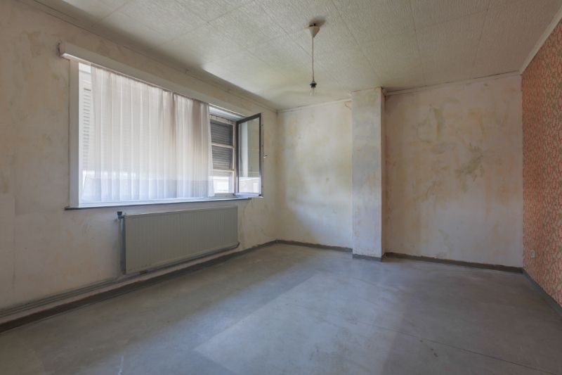 Rustig gelegen, ruime te renoveren woning met 4 slaapkamers, tuin en garage op 262m2 . foto 5