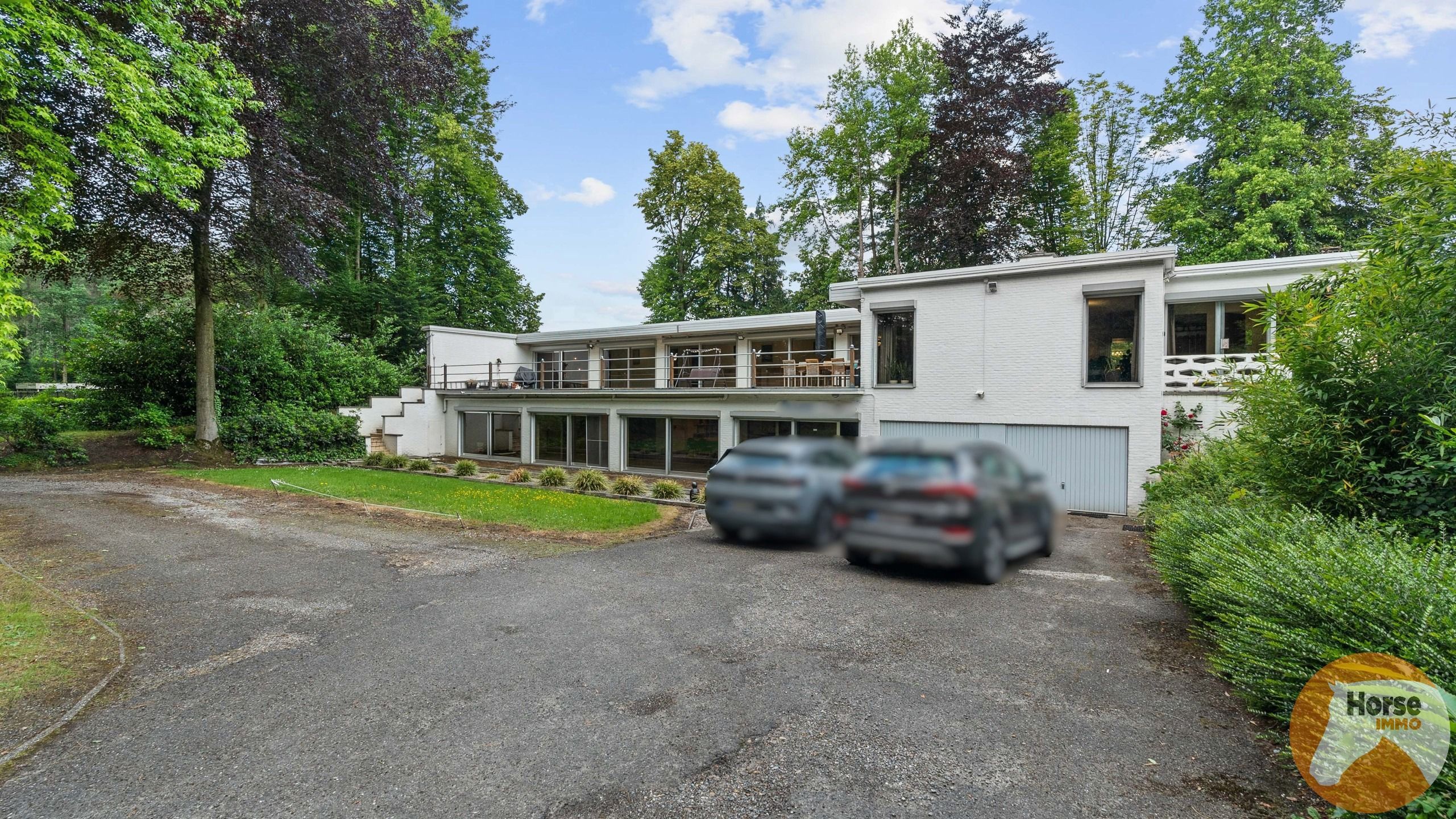 BERINGEN - Imposante woning met handelsruimte foto 4