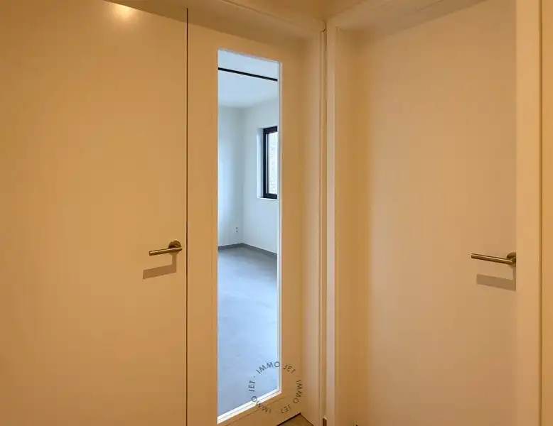 Lichtrijk nieuwbouwappartement met twee slaapkamers, terras en autostaanplaats foto 2