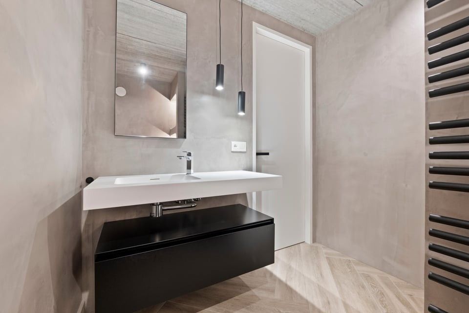 PRACHTIG GERENOVEERD APPARTEMENT MET GARAGE TE HUUR MIDDENIN HET CENTRUM VAN SINT-TRUIDEN foto 16