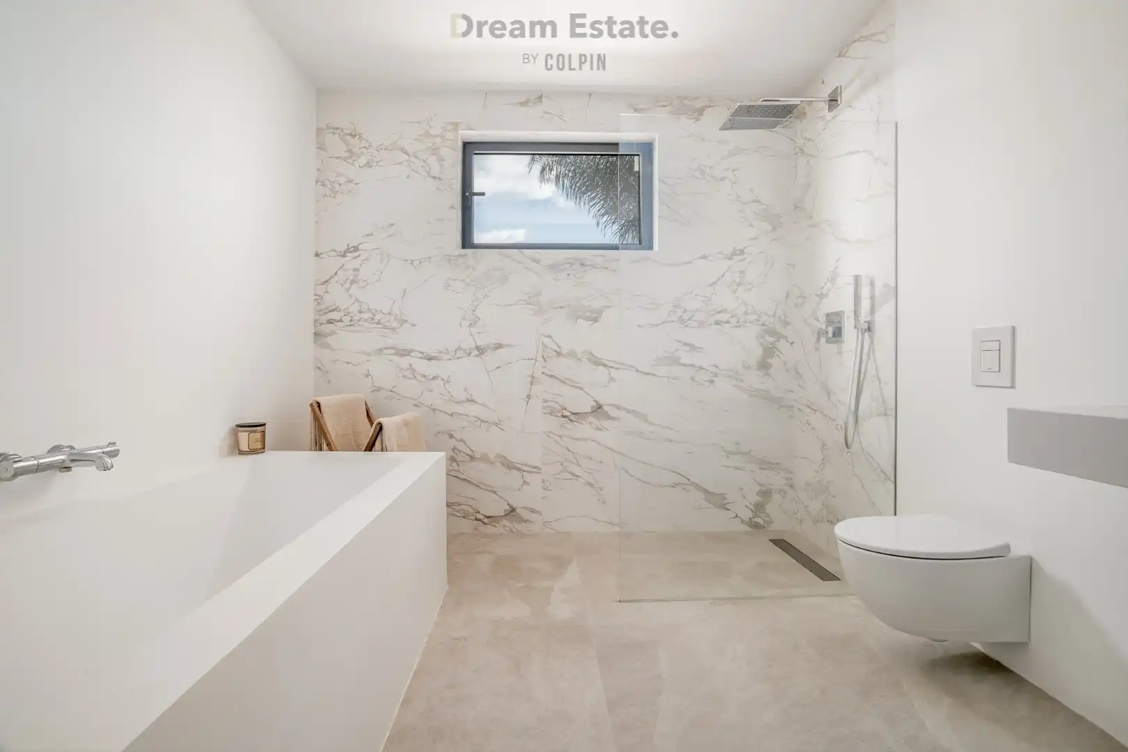 Een moderne familie villa te El Paraiso, Benahavis, New Golden Mile foto 12