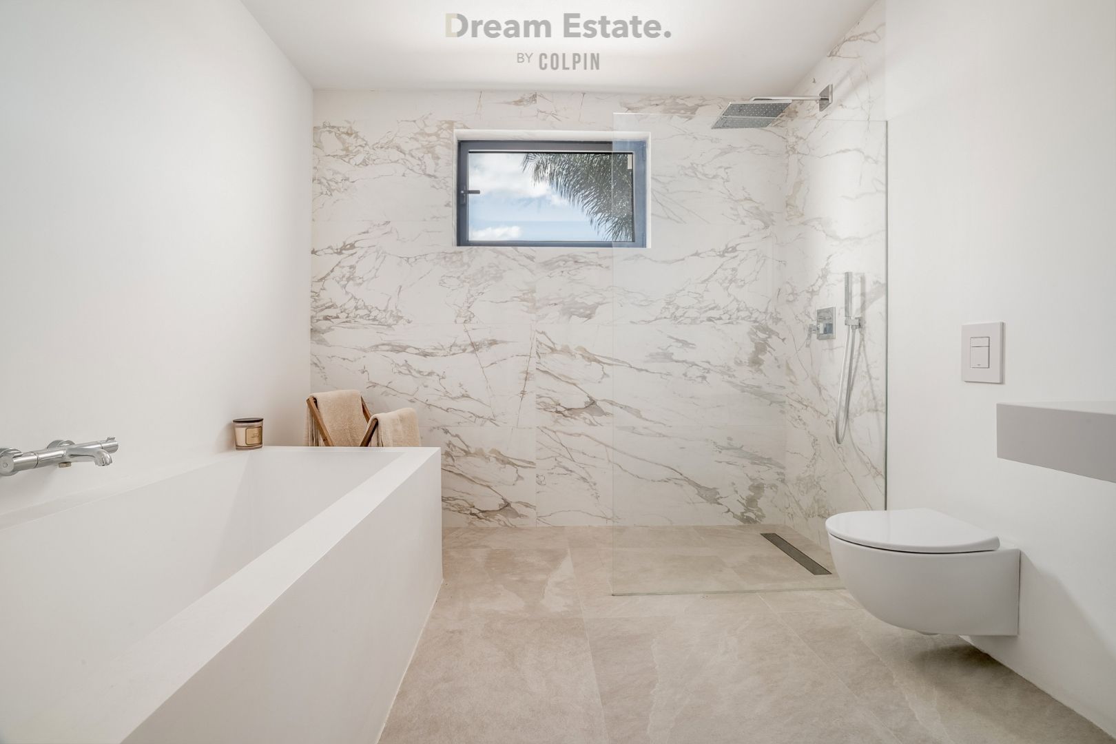 Een moderne familie villa te El Paraiso, Benahavis, New Golden Mile foto 12