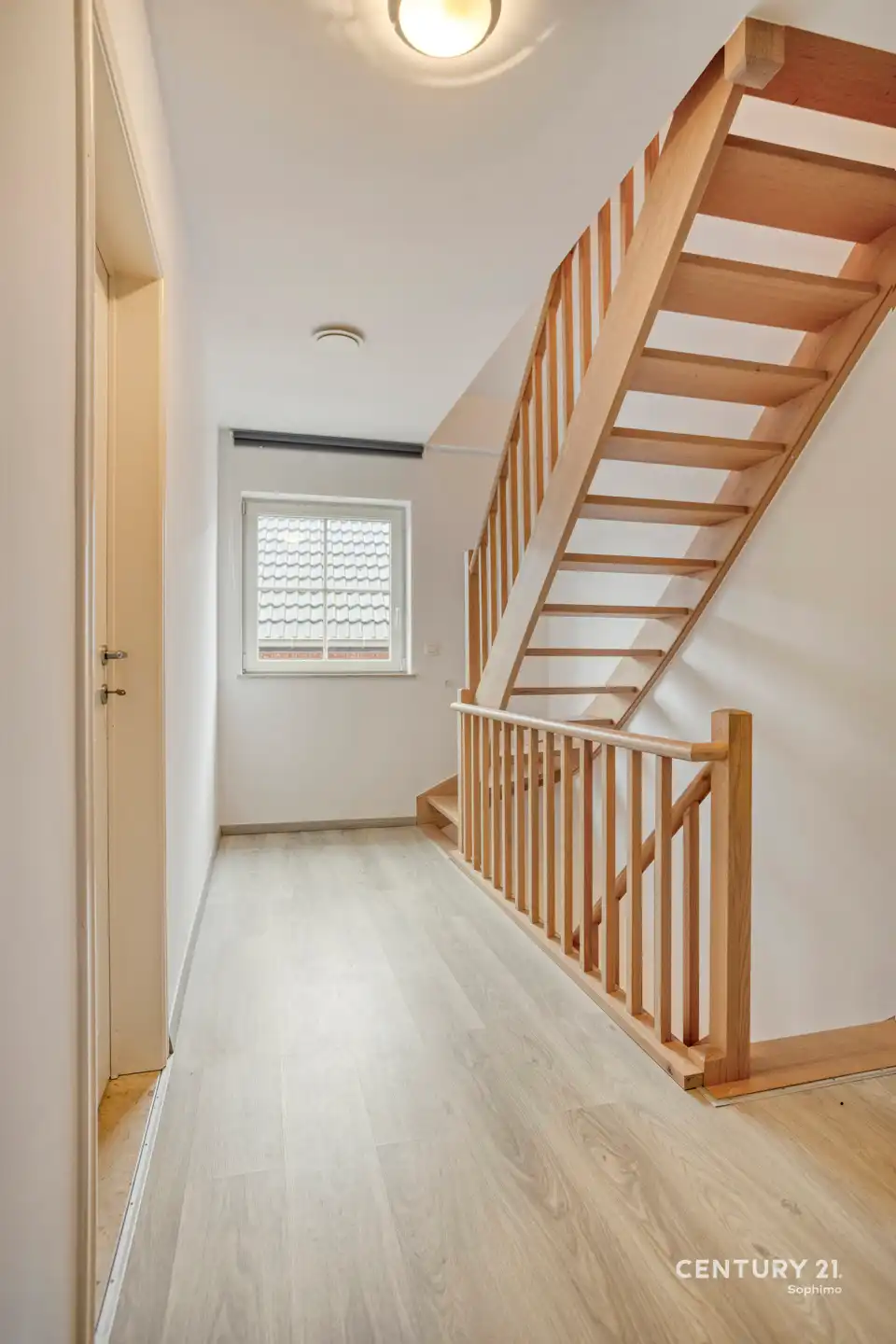 Gunstig gelegen ééngezinswoning met 4 slaapkamers foto 10