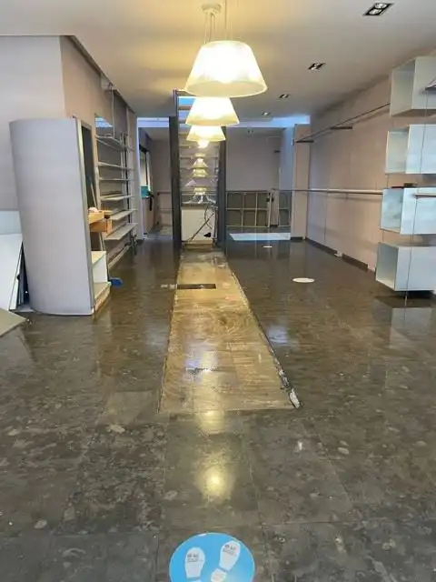 COMMERCIEEL PAND GRAAF VAN EGMONTSTRAAT foto 2