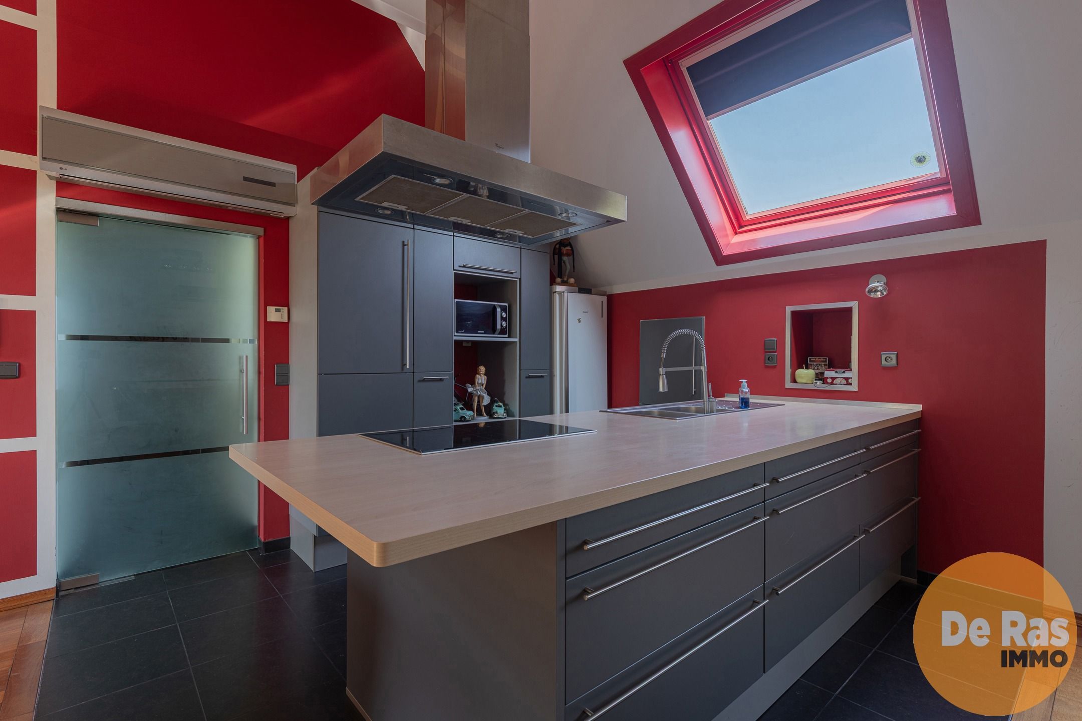 BURST – Ruime bungalow met zwembad en aparte woonruimte foto 16