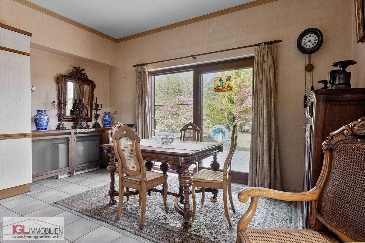 Charmante driegevelwoning met zonnige tuin & garage in het centrum van Lennik foto 5
