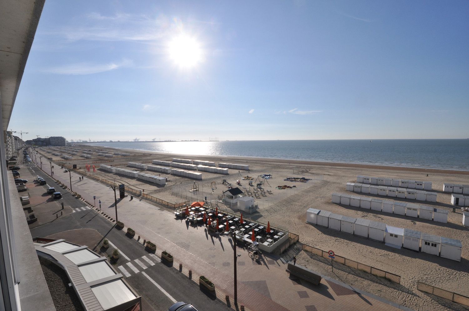 Volledig gerenoveerd appartement op de Zeedijk-Albertstrand foto {{pictureIndex}}