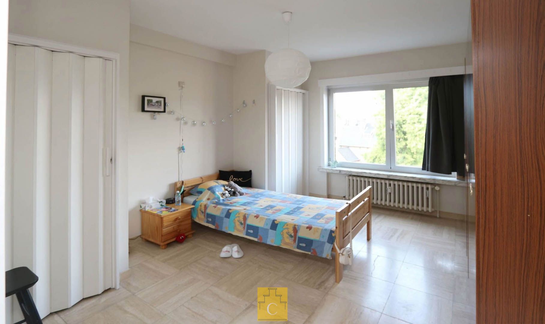 Ruim hoekappartement (155 m2) te Sint-Andries, 3 slaapkamer, terras , lift en garagebox foto 12