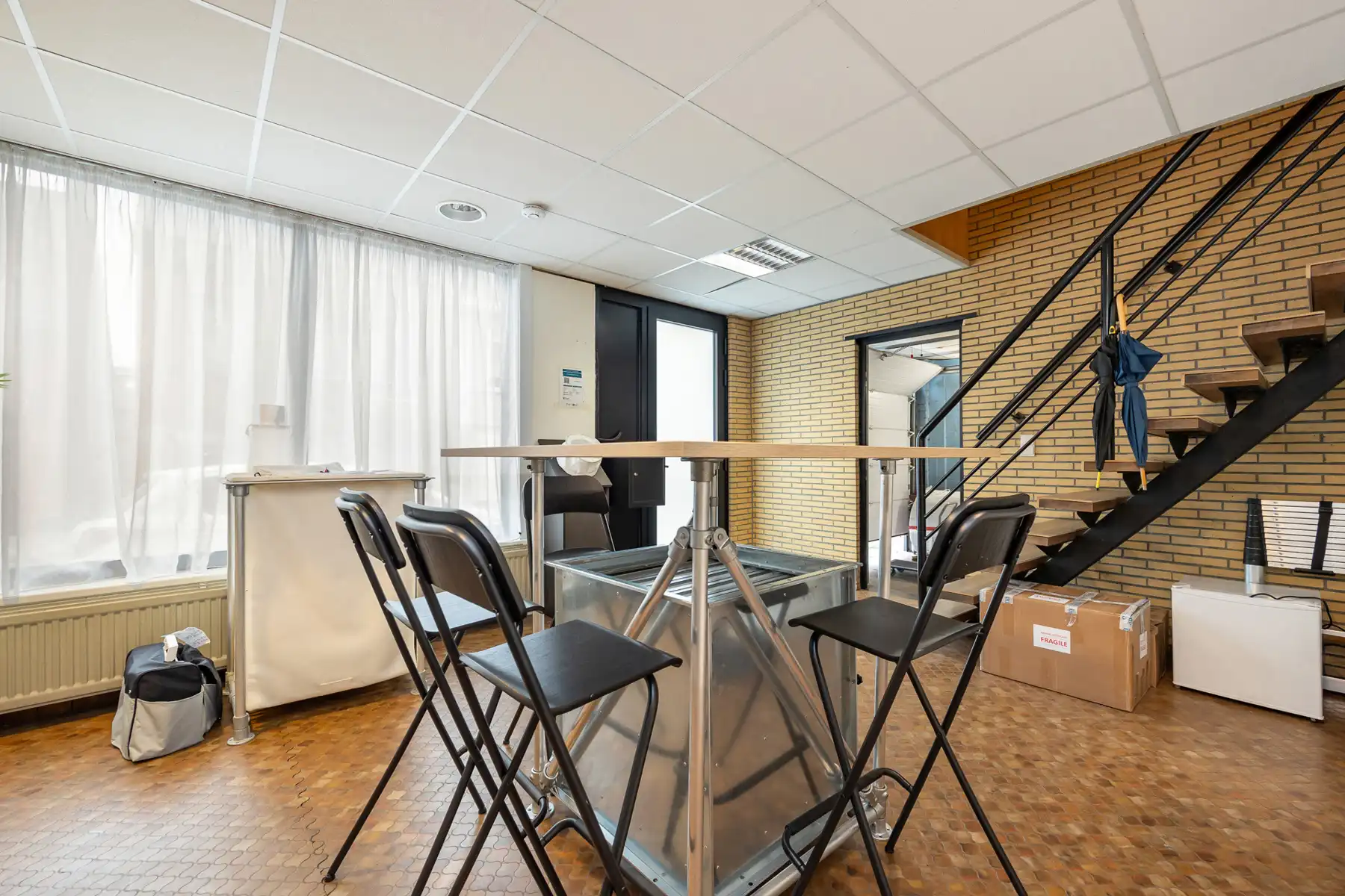 Kantoorgebouw met atelier op voll. bebouwd perceel van 528m² foto 3