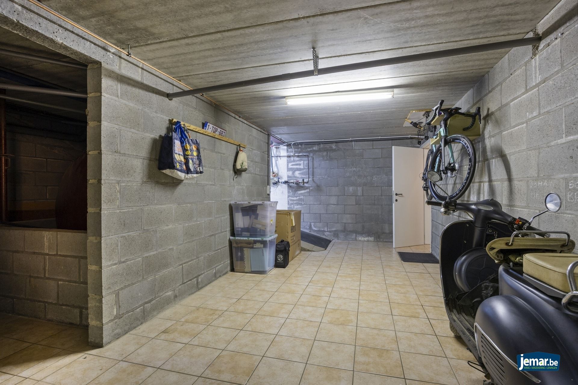 Ruime gezinswoning met 4 slaapkamers en 2 badkamers foto 48