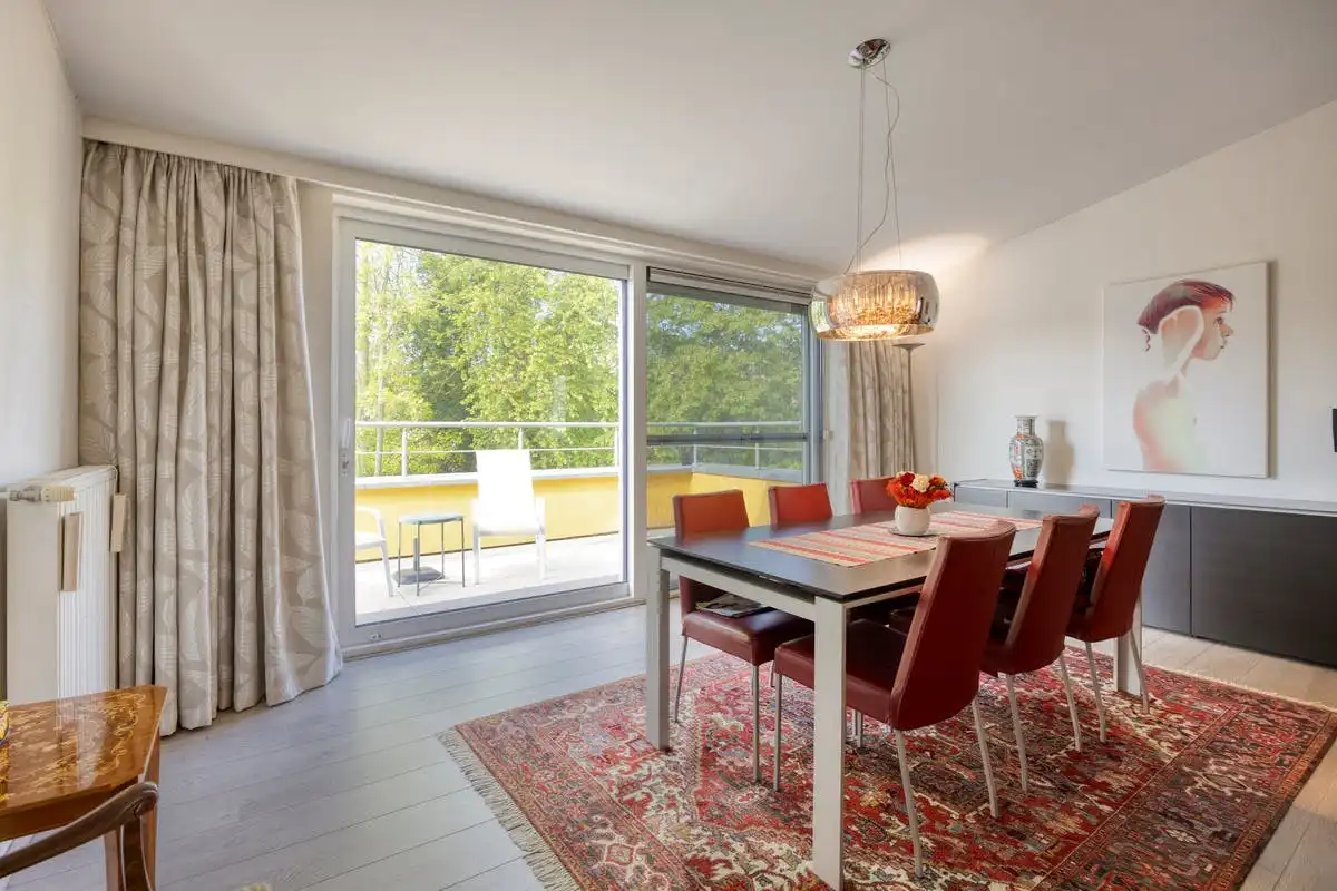 Lichtrijk instapklaar appartement met ruim terras en parking in Strombeek! foto 9