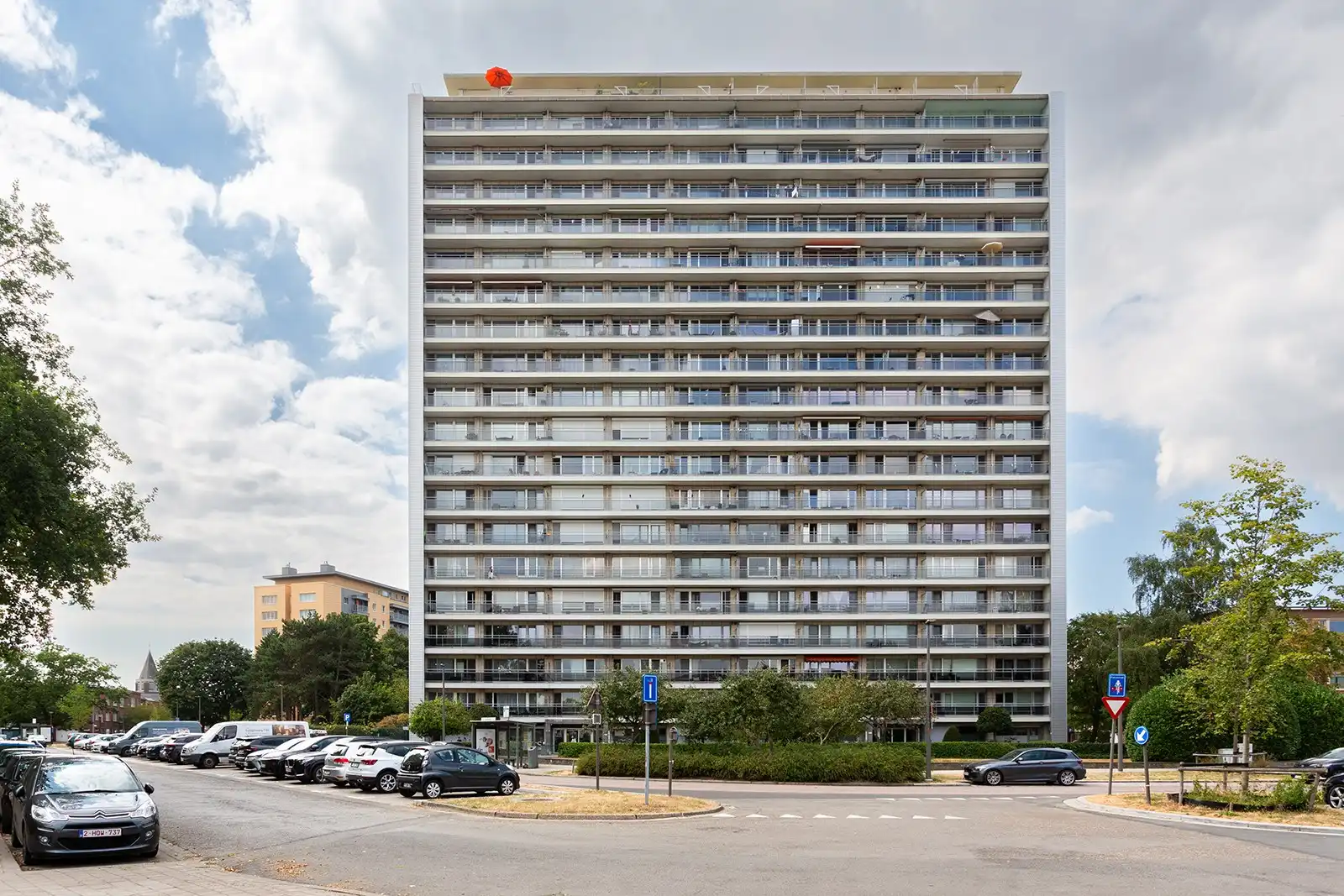 Lichtrijk appartement met ruim terras foto 23