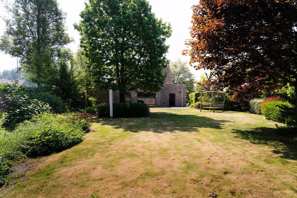 Instapklare villa op 817 m² met ruime tuin in Zeveneken (Lochristi) foto 15