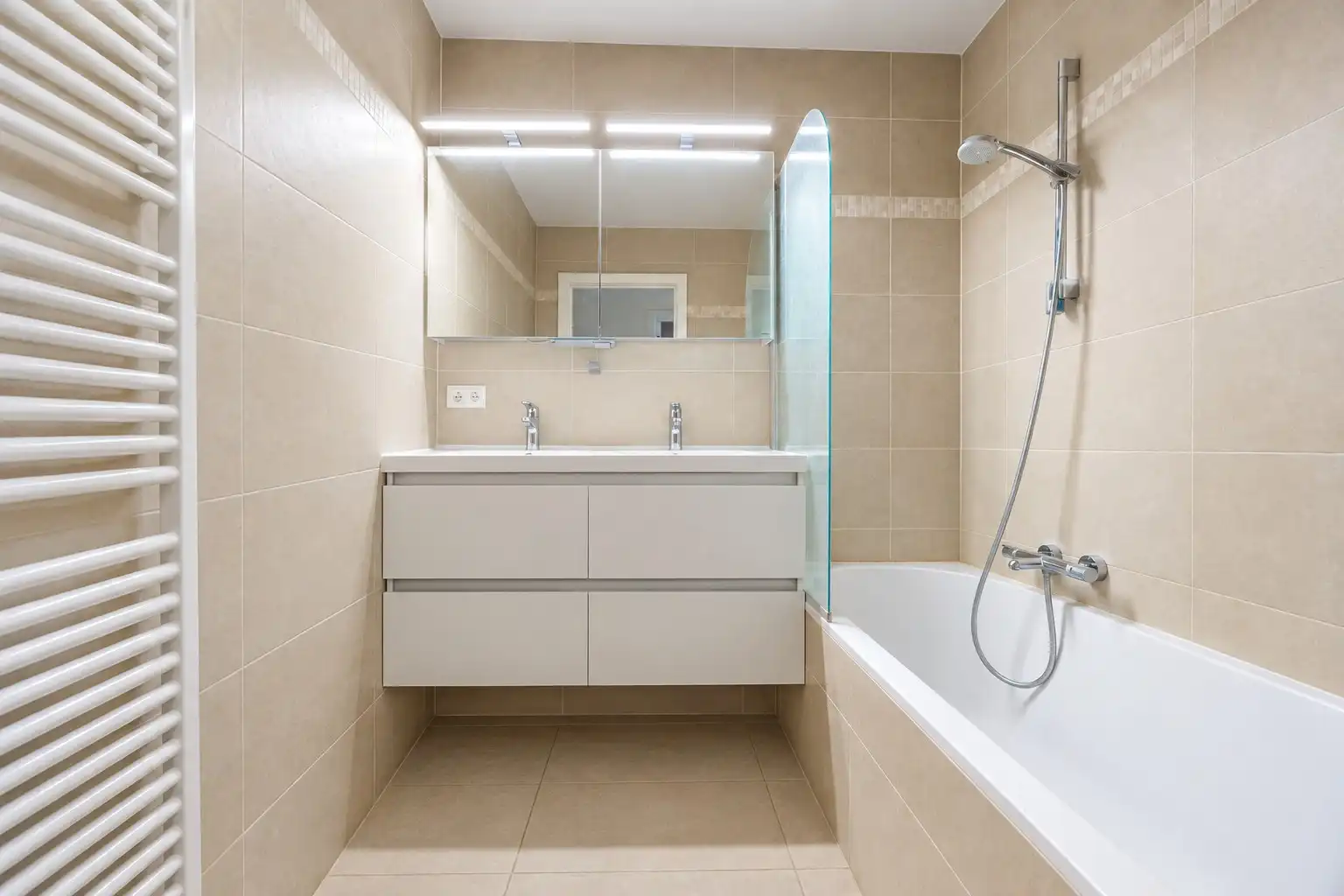 Instapklaar appartement met ruim zonneterras in het centrum van Oostende! foto 7