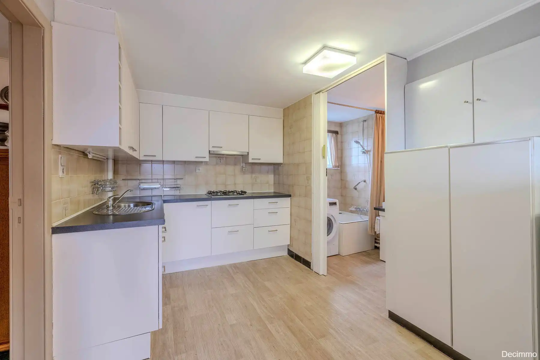 Op te frissen gezinswoning gelegen op rustige locatie foto 15