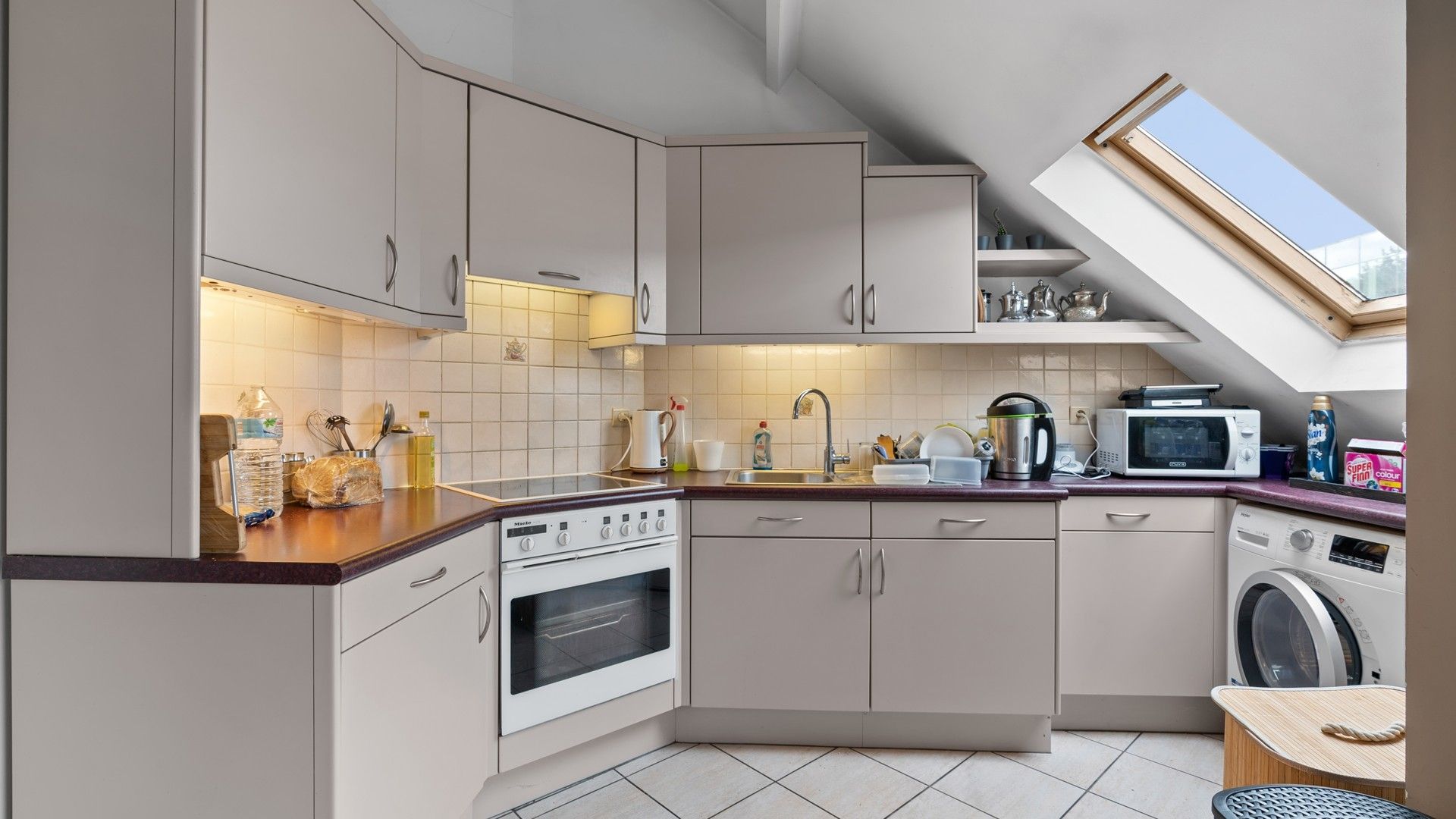 Instapklaar appartement met 2 slpkrs in Genk centrum foto 8
