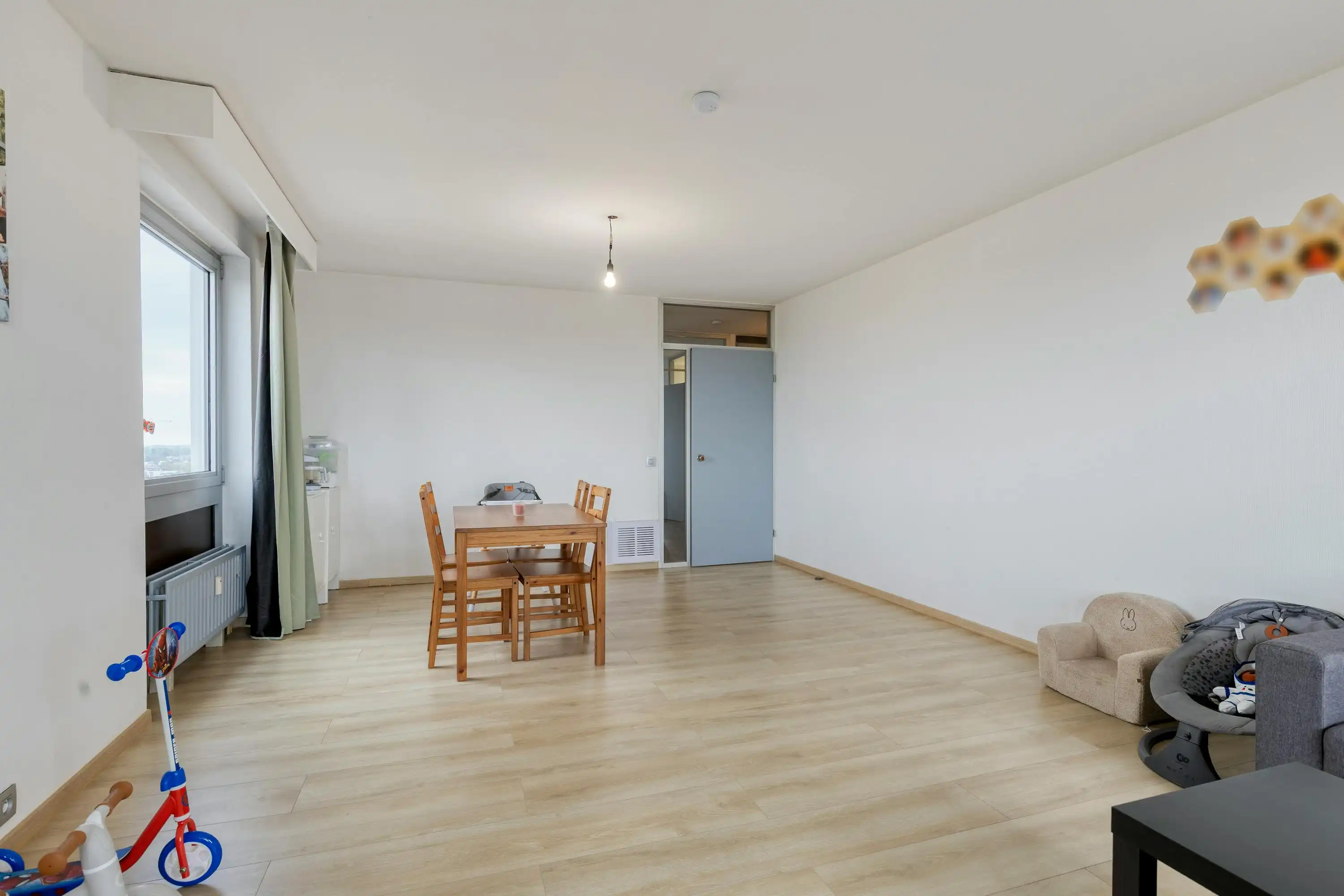 Instapklaar appartement op 13de verdieping te Borgerhout! foto 4