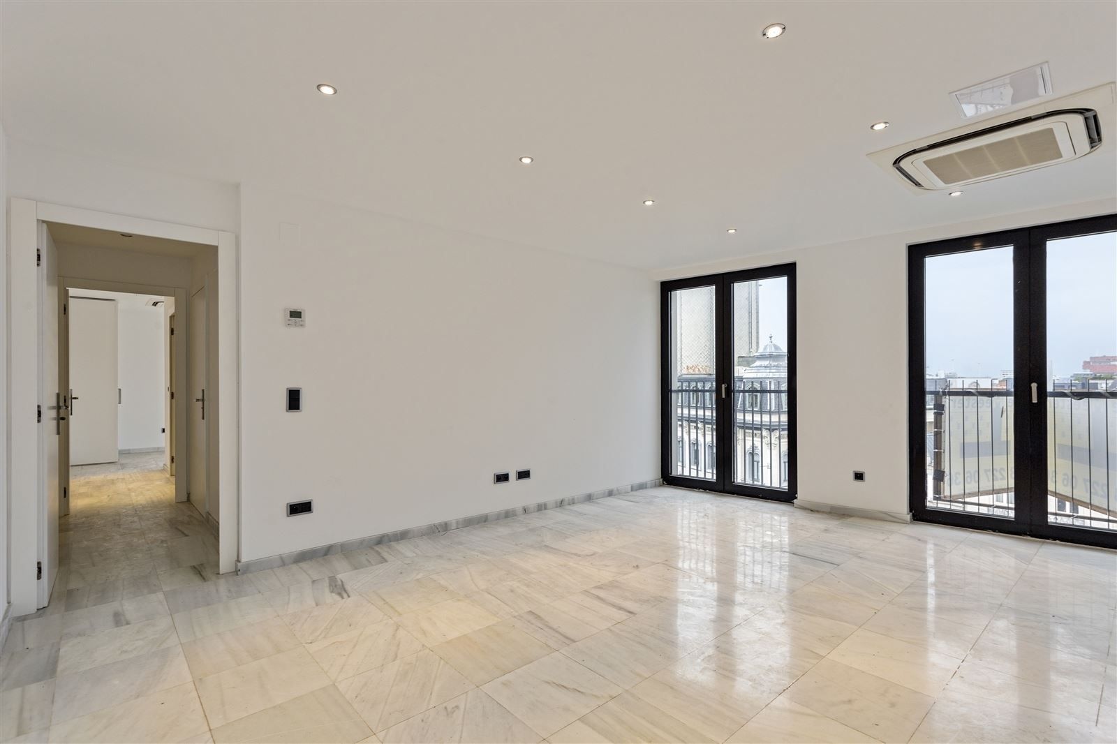 For the shop aholics between us: Meir shopping street foto 8