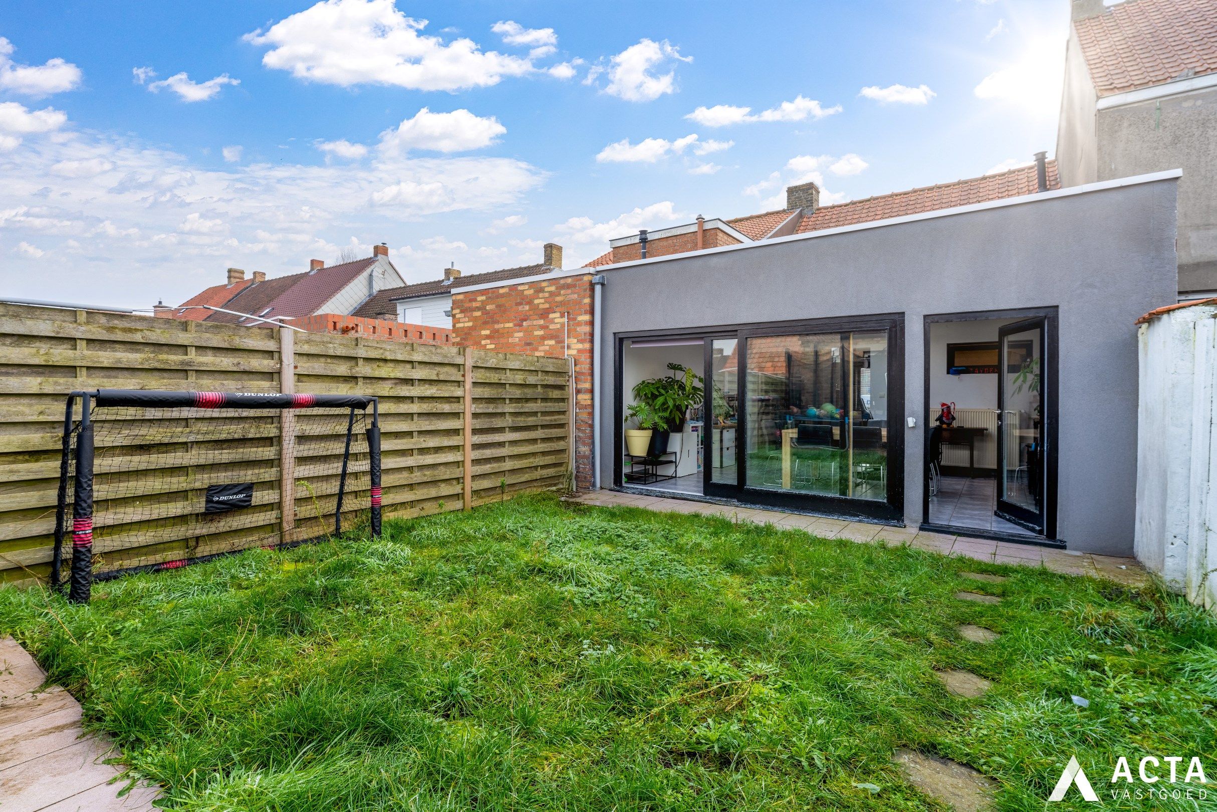Gezinswoning met twee slaapkamers en tuin in Adinkerke foto 12