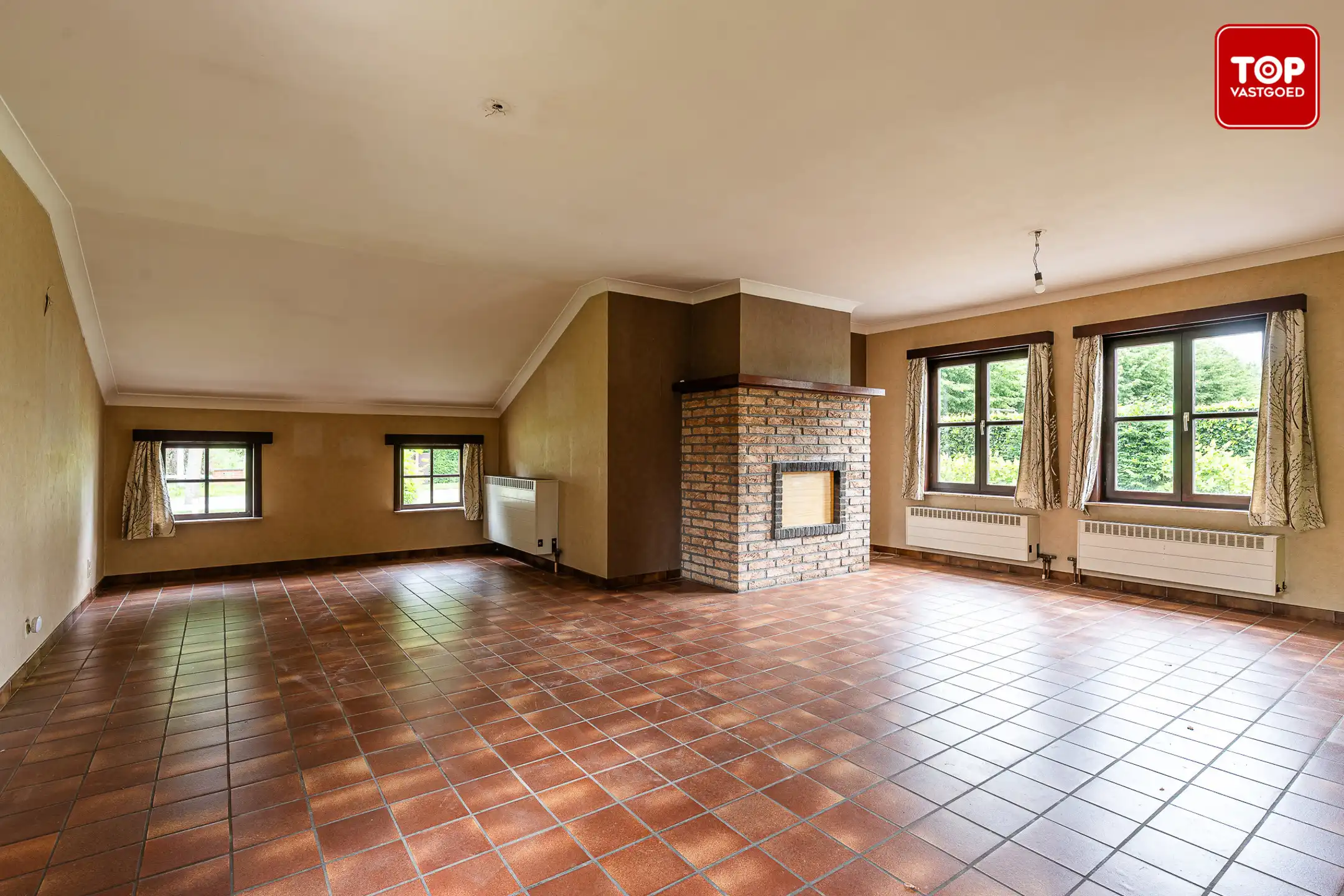 Charmante hoeve met karakter op een toplocatie in Drongen foto 5