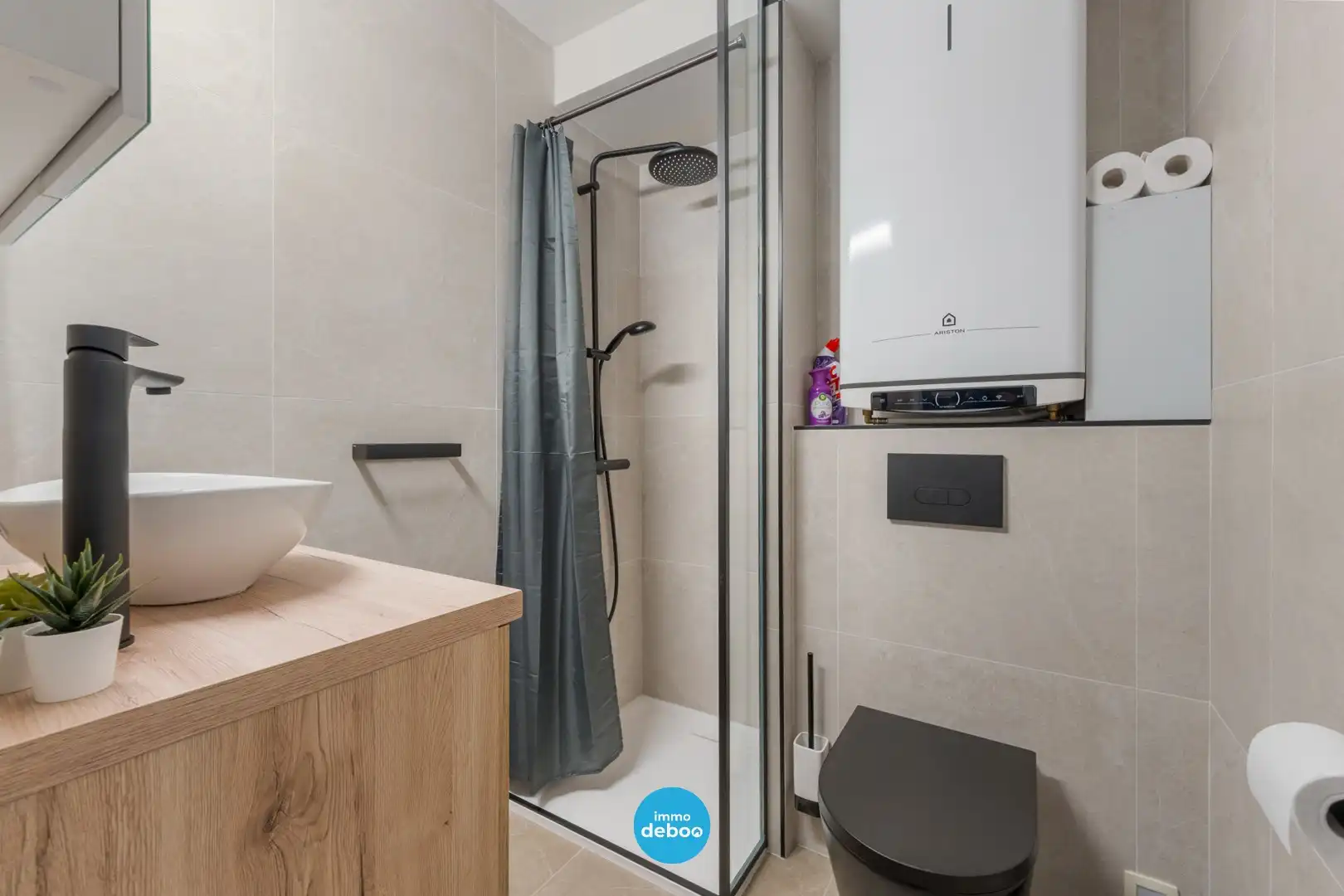 Prachtig gerenoveerde studio met zonneterras foto 7