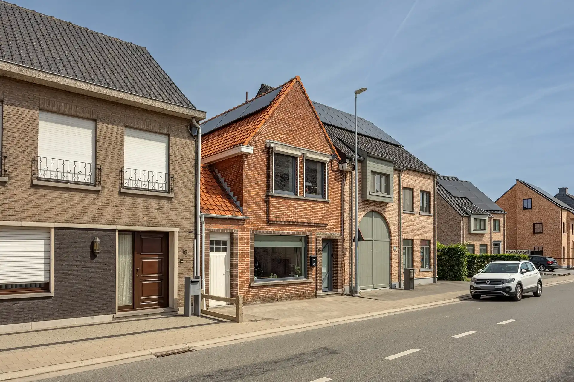 Instapklare starterswoning met 3 slaapkamers en gezellige tuin foto 18