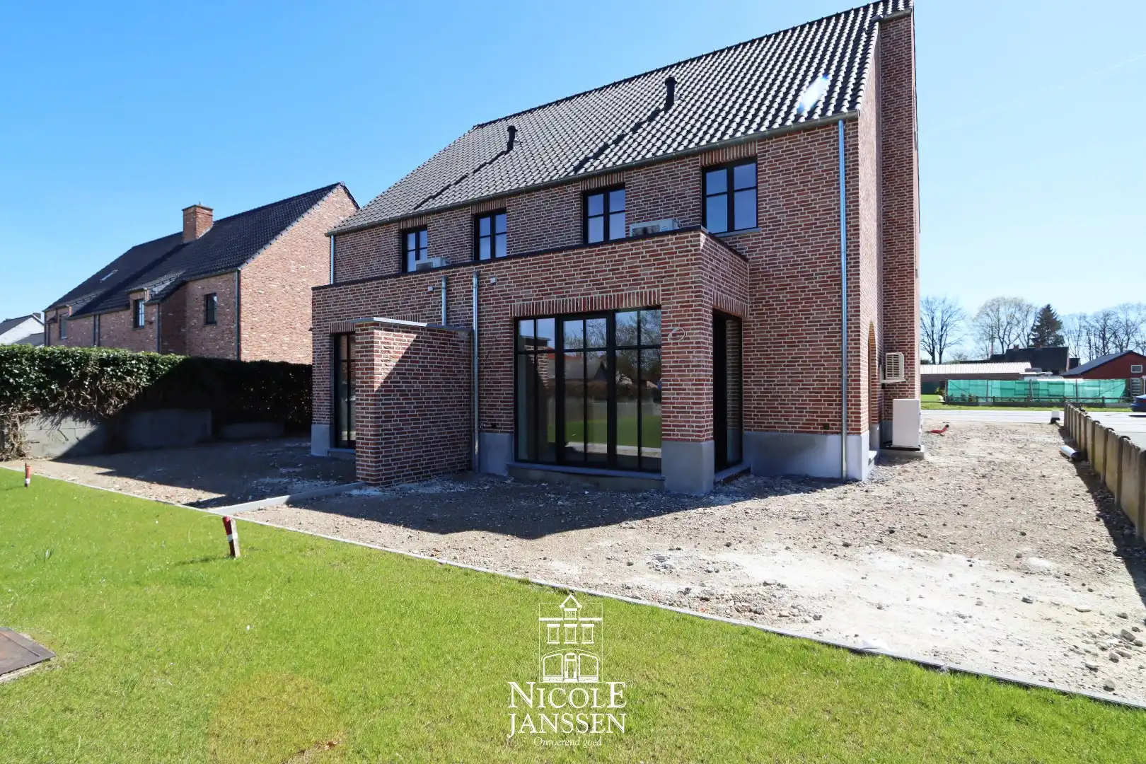 Nieuwbouwwoning van 194m² foto 2