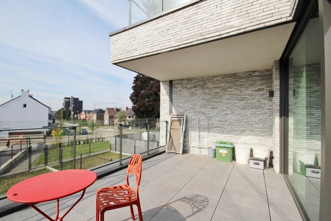 Nieuwbouw appartement met autostaanplaats en kelder! foto 6