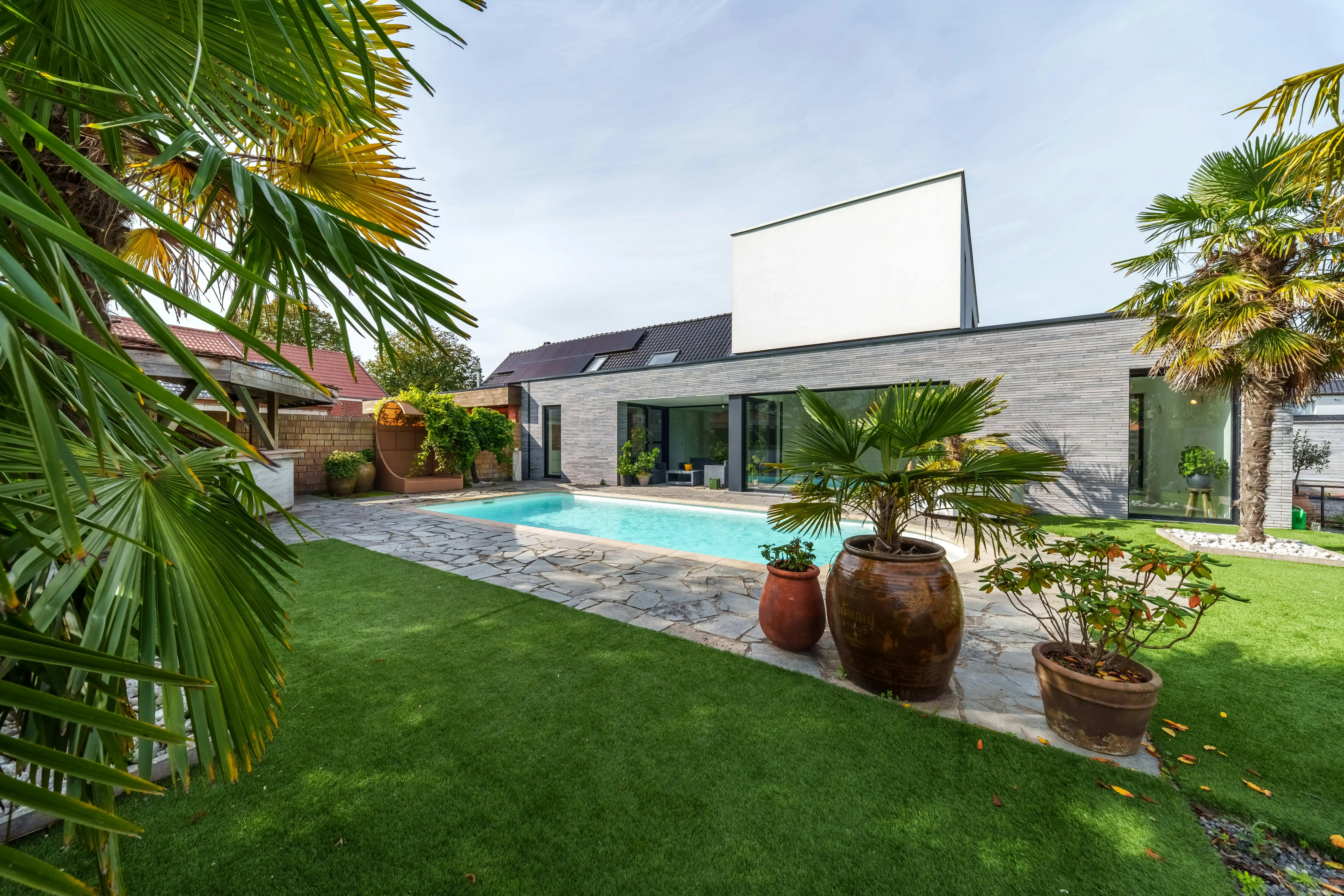 Exclusief huis te koop in Sint-Jan met zwembad foto 19