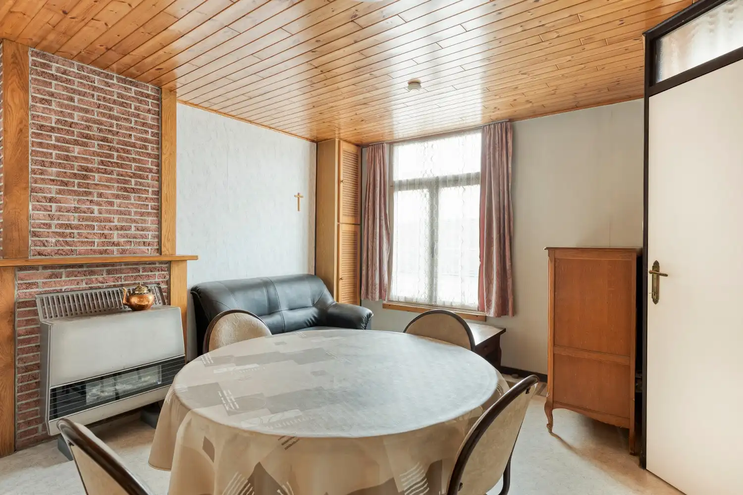 Gezellige woning met 1 SLK en veel potentieel vlakbij het centrum van Hasselt foto 4