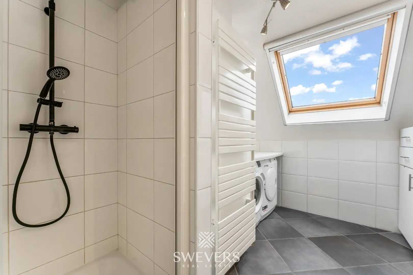 Ruim duplex appartement met 2 slaapkamers en garage foto 25