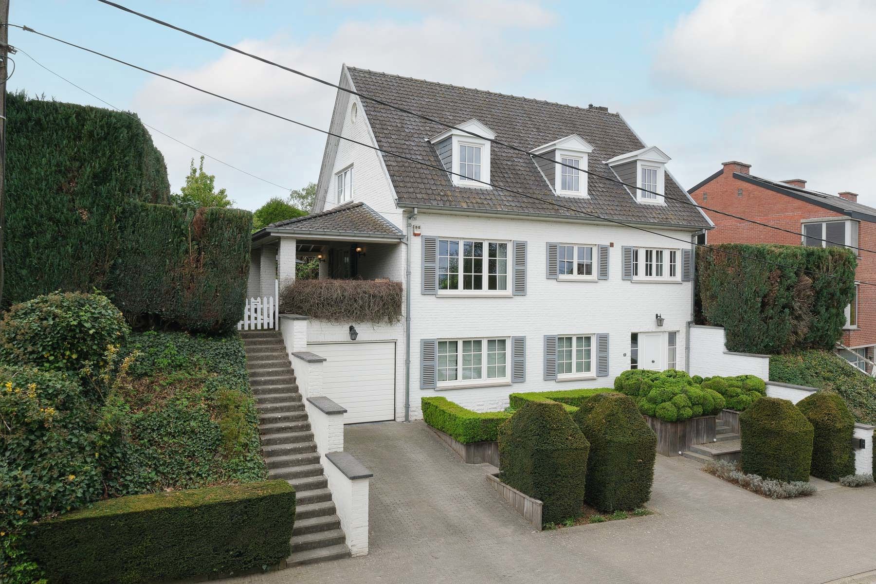 Hoofdfoto van de publicatie: Villa te koop