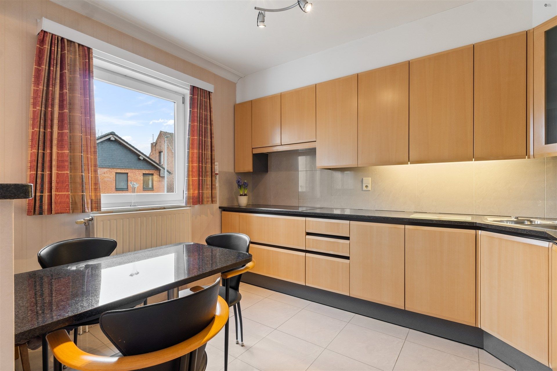 Tweeslaapkamer appartement op een rustige locatie  foto 9