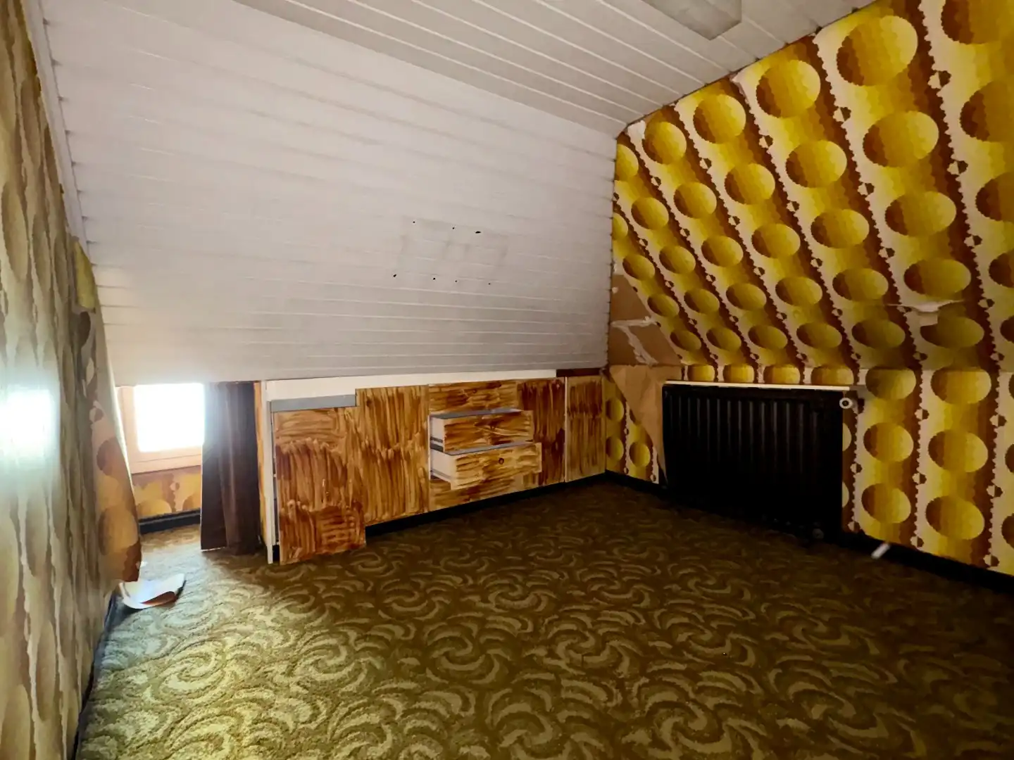 Te renoveren woning met 233m², garage, tuin en vele slaapkamers. foto 16