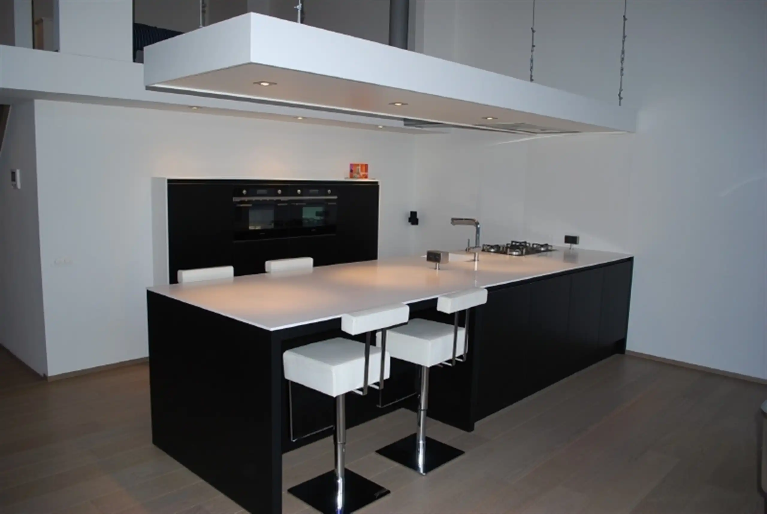 Verrassende, heldere loft met plafondhoogten van 6 m! foto 35