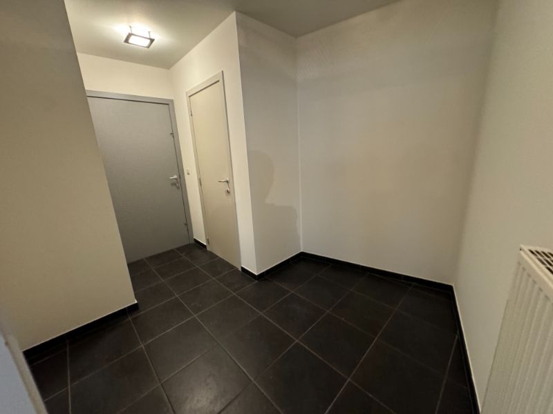 IN OPTIE! Instapklaar 2 slpk appartement nabij centrum Geel. foto 4