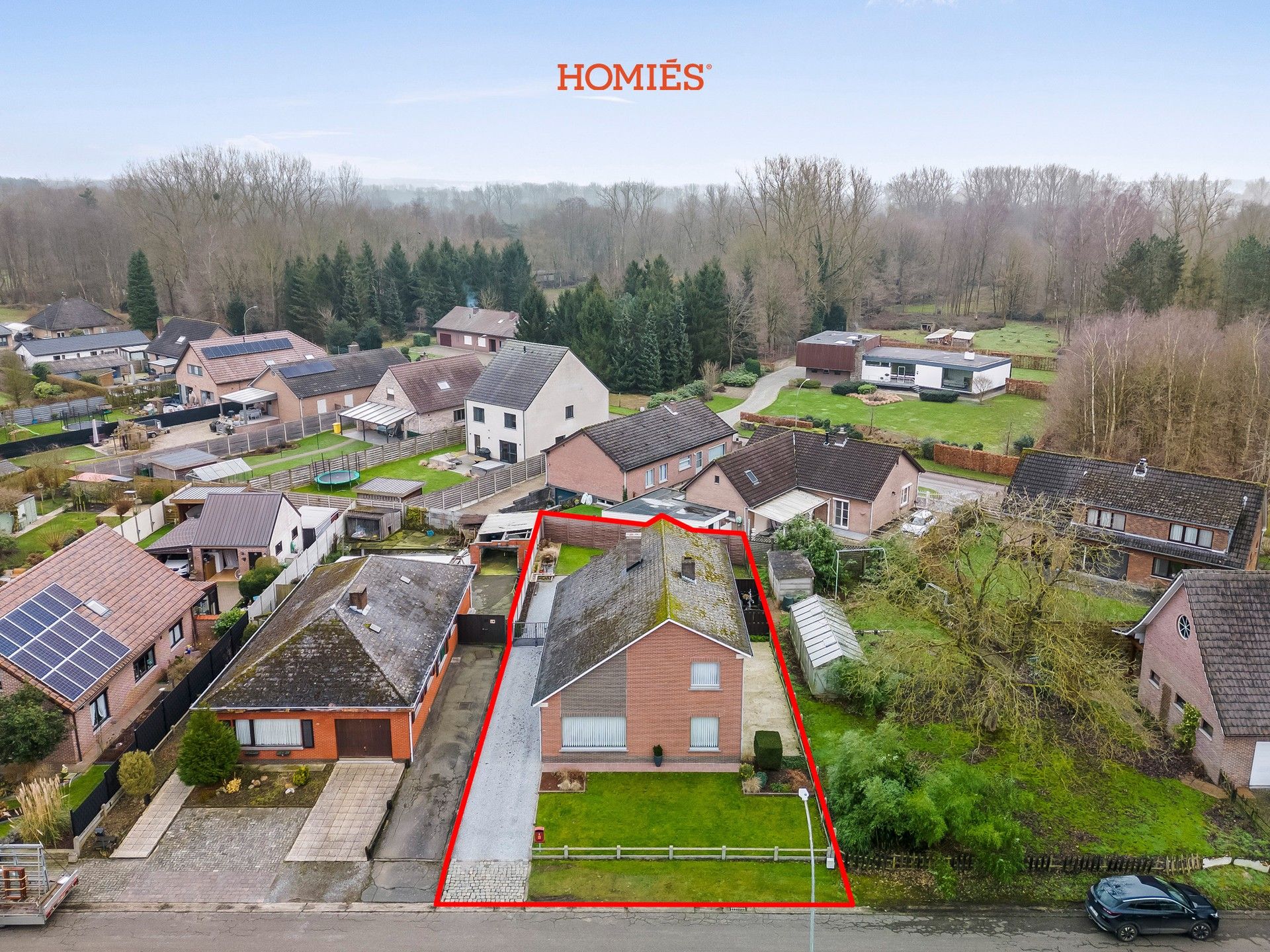 Gezinswoning met potentieel in een rustige omgeving foto 3