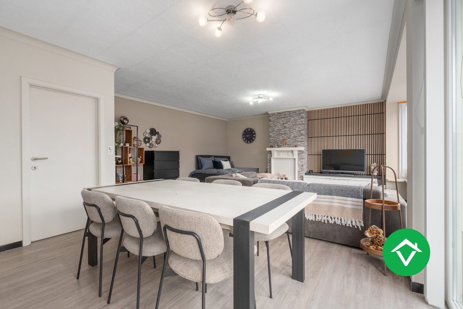 Veelzijdig handelspand met woonst en twee verhuurde appartementen in centrum Aartrijke foto 30