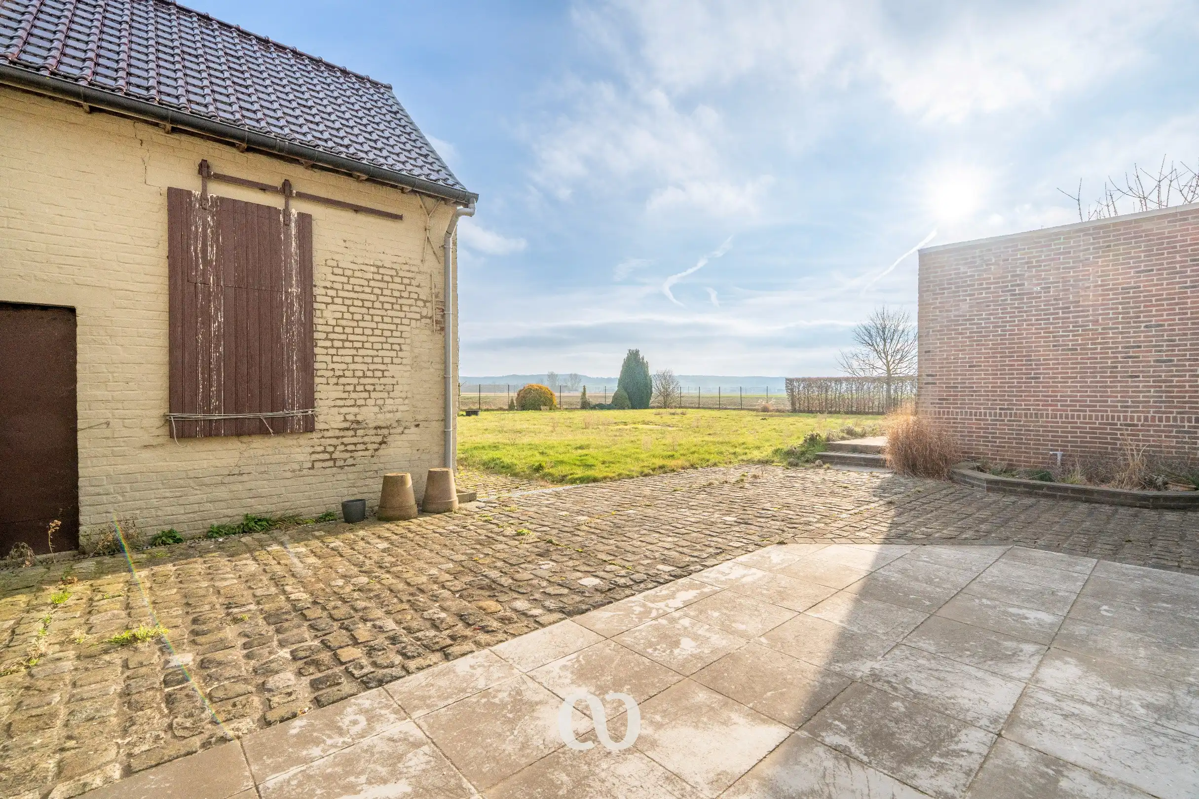 Gerenoveerde hoeve met atelier en een prachtig zicht foto 12