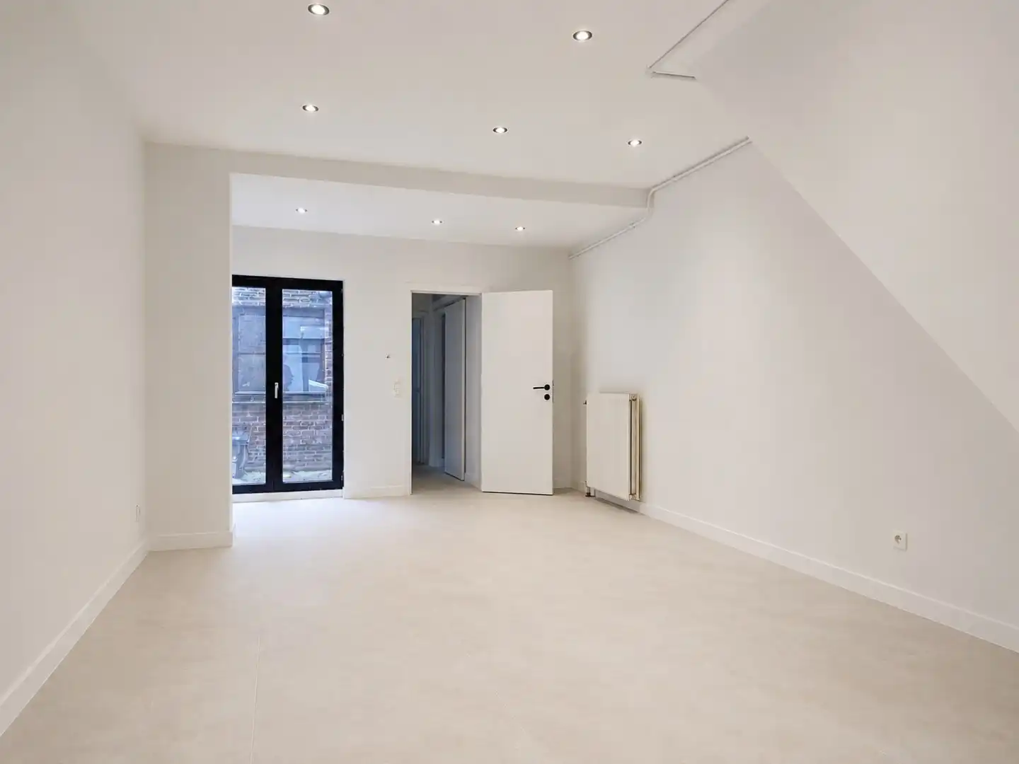 Interessante investeringsopportuniteit – 2 gerenoveerde appartementen! foto 4