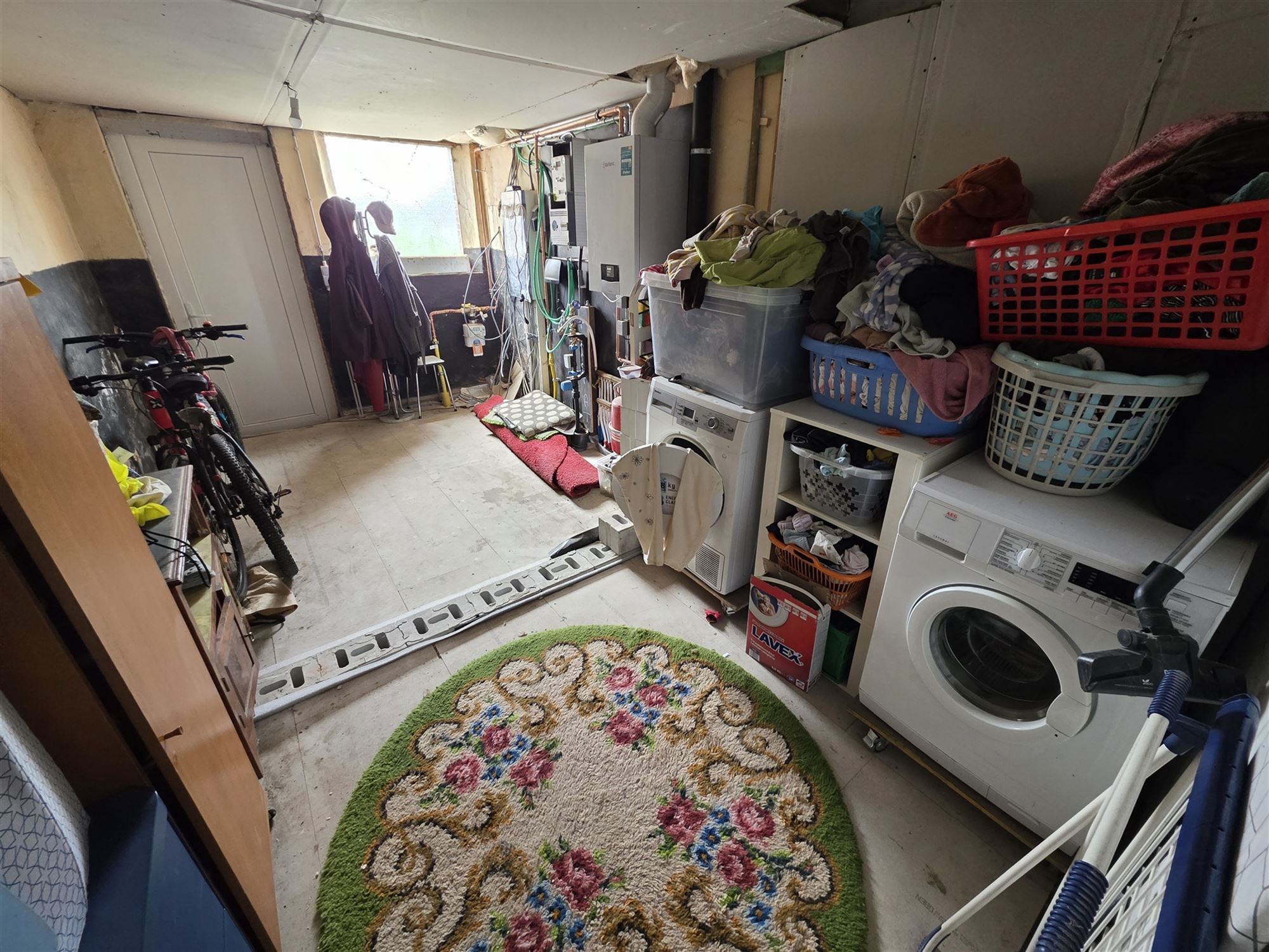 Gedeeltelijk vernieuwde boerderij op 903 m² foto 11