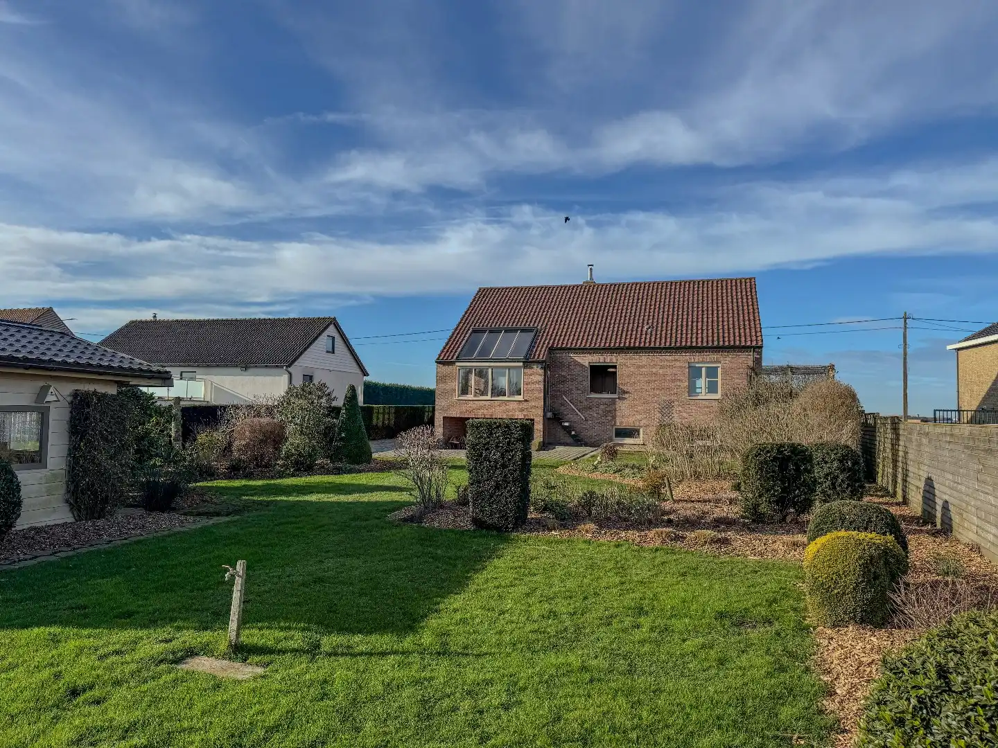 Ruime villa met 3 slaapkamers, ruime garage en tuin. foto 27