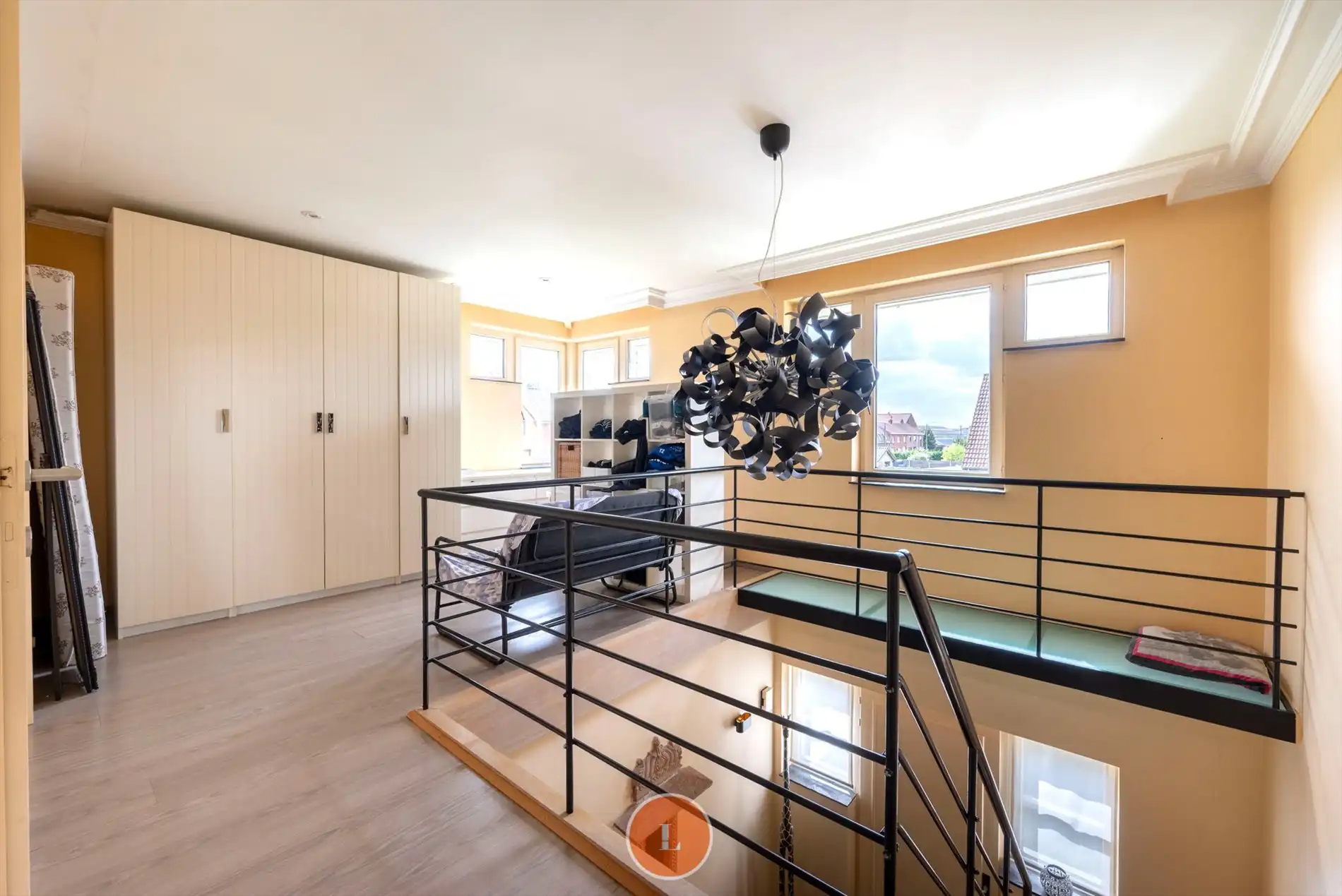 Prachtige villa met praktijkruimte en zonnepanelen op toplocatie in Menen foto 16