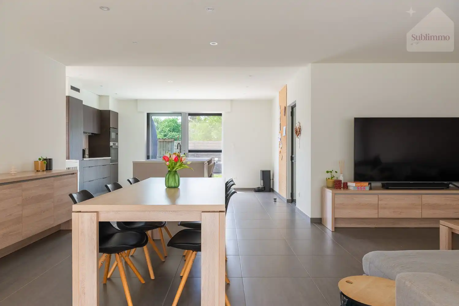 Instapklare gezinswoning met 3 slaapkamers op een perceel van 755m² in Meerhout. foto 2