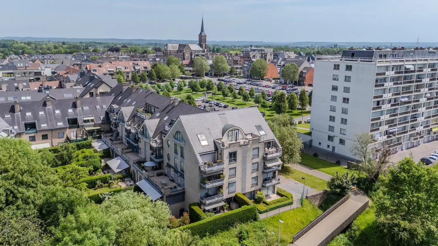 Gelijkvloers appartement met twee slaapkamers en garage in hartje Lanaken foto 34