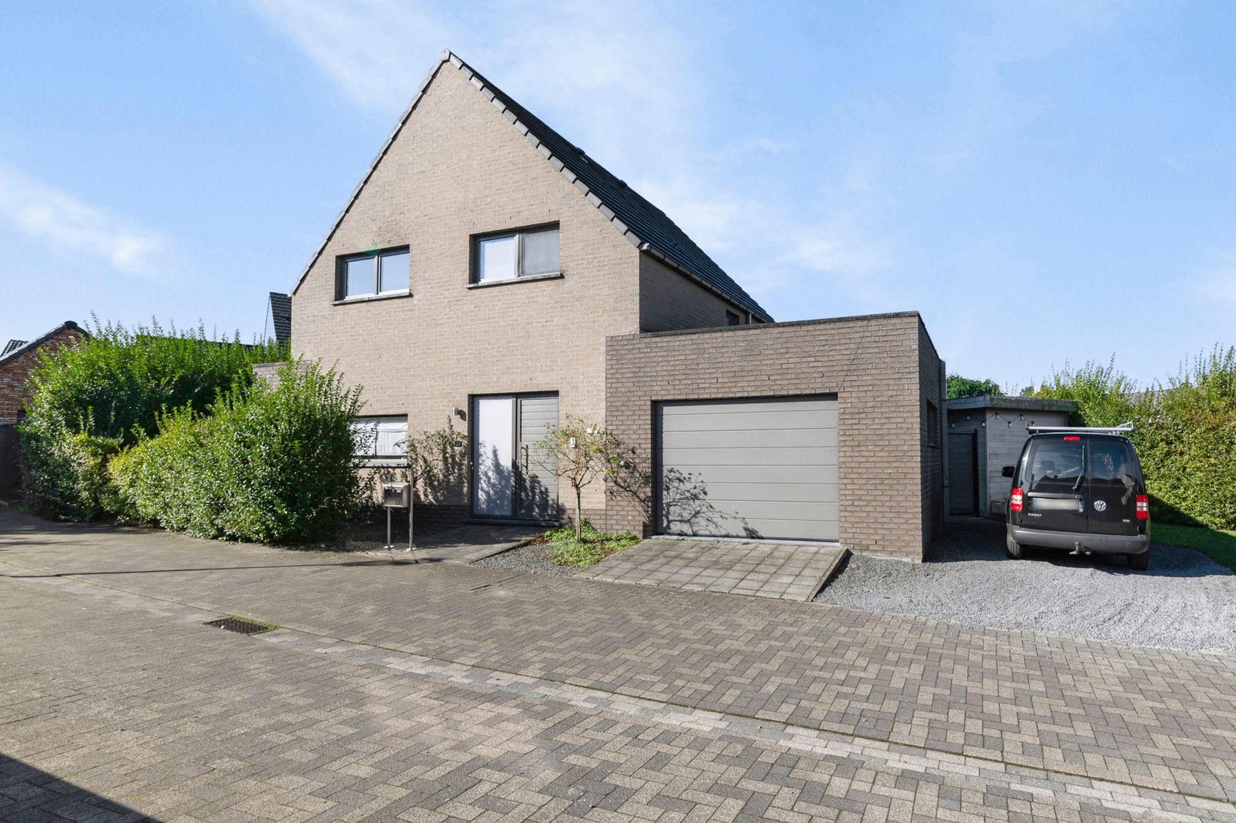 Moderne vrijstaande woning met garage in Berlare foto 1