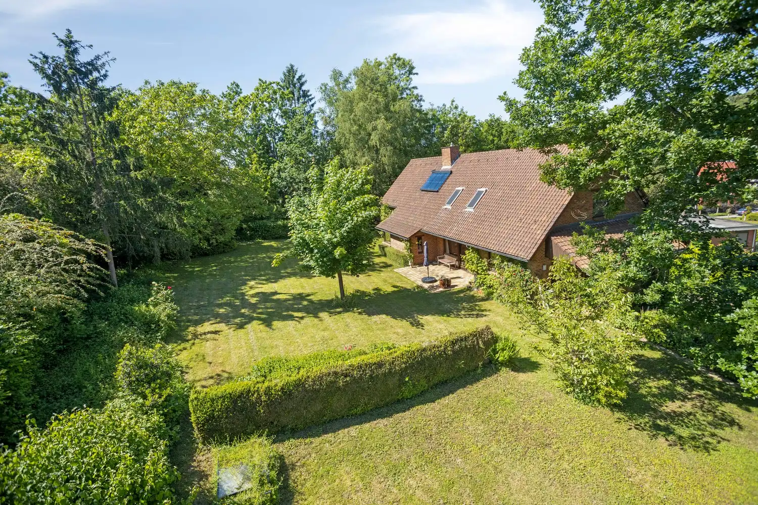 Hoofdfoto van de publicatie: Prachtige, achterin gelegen villa op 22a15ca