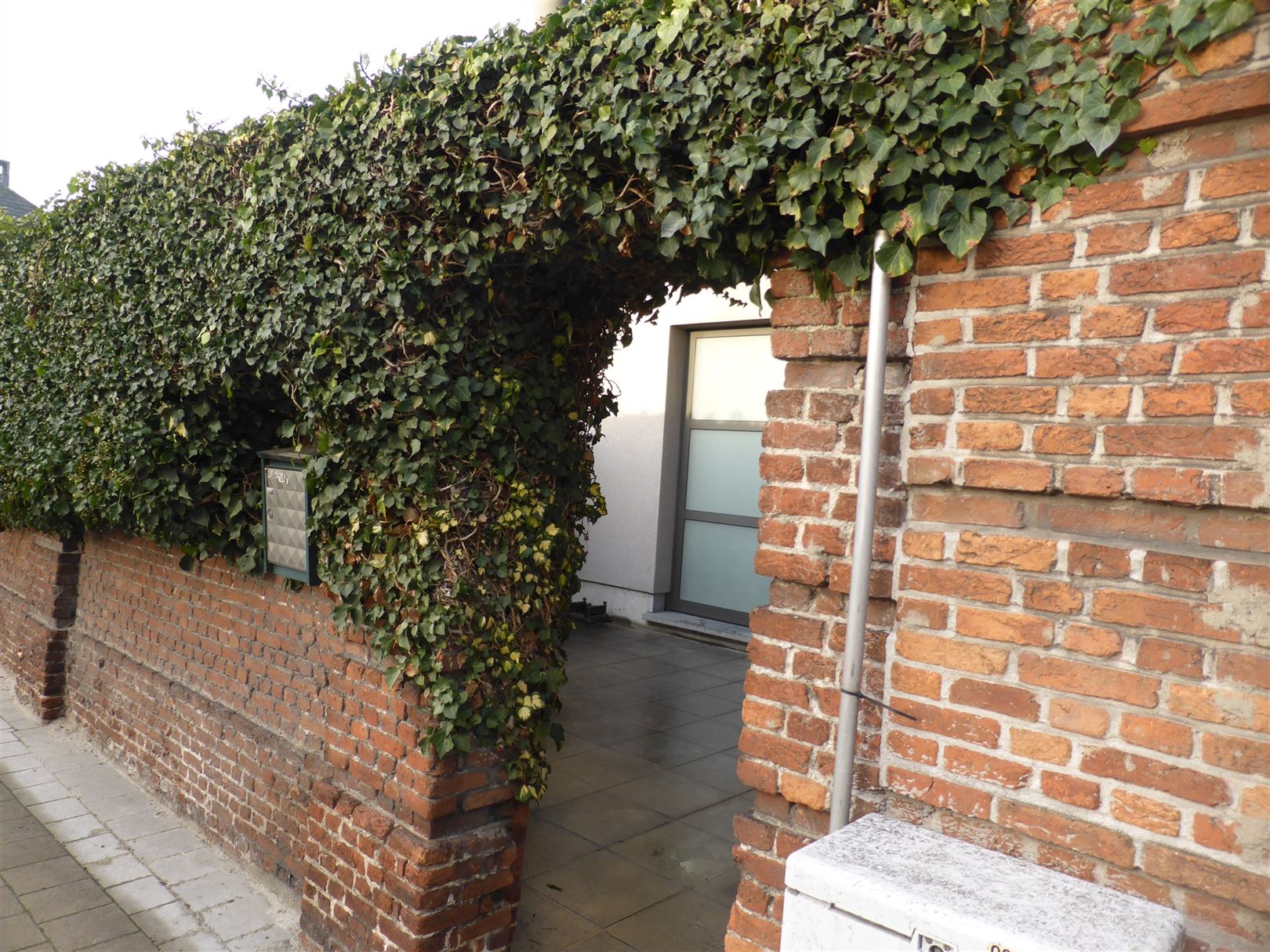 Ruime stapelwoning met 2 slaapkamers en garage foto 24