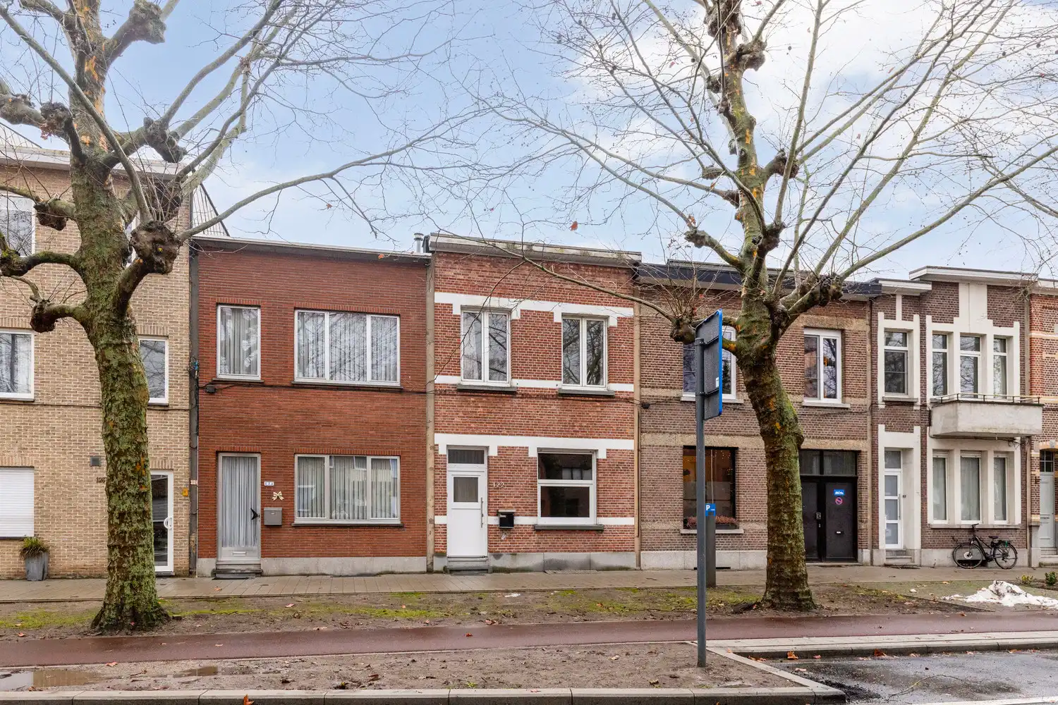 Deurne-Zuid: volledig te renoveren rijwoning met 3 slks op 352m2! foto 2