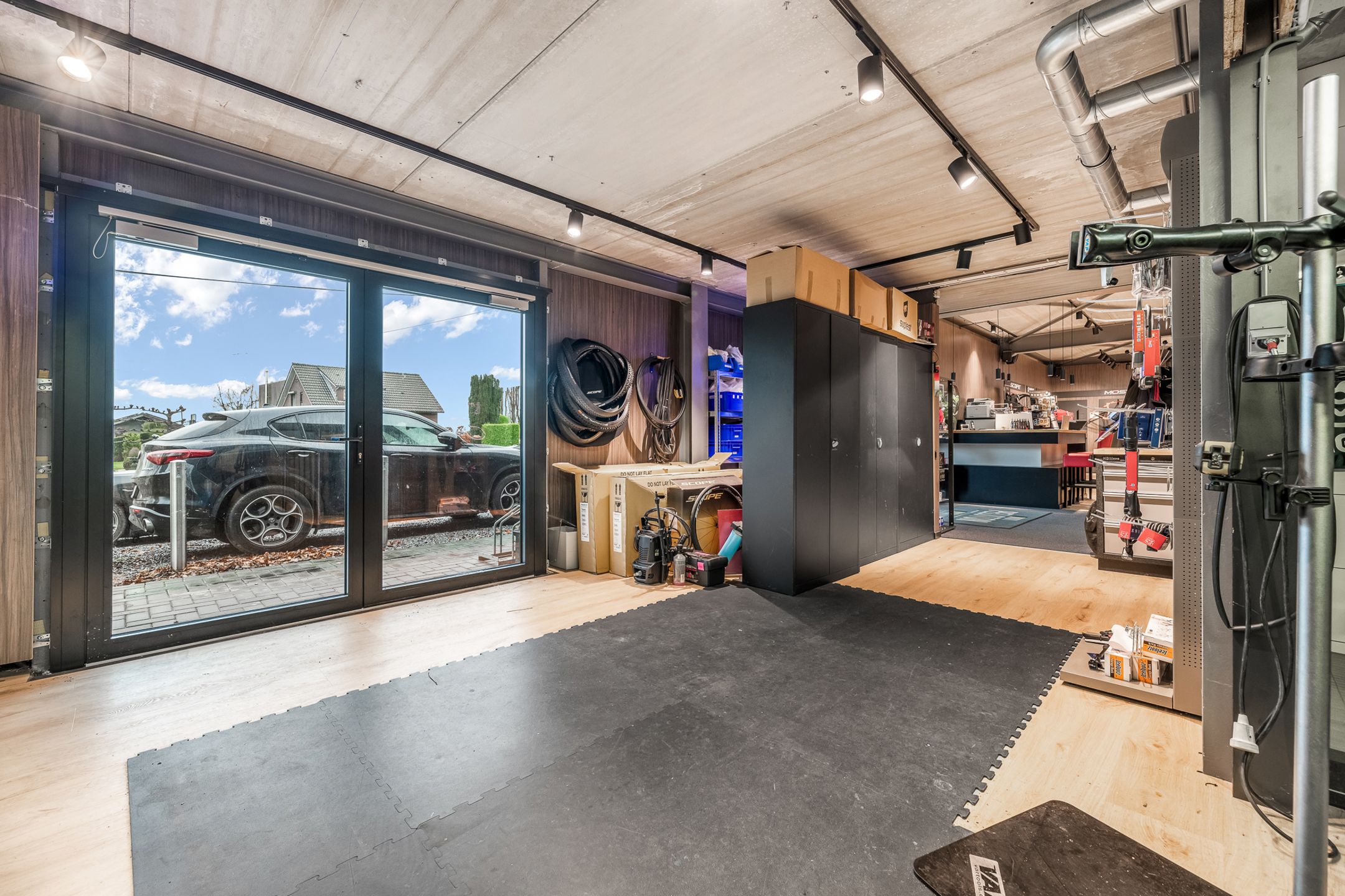 Commercieel pand + 9 parkings op 6a13ca te Voeren foto 15